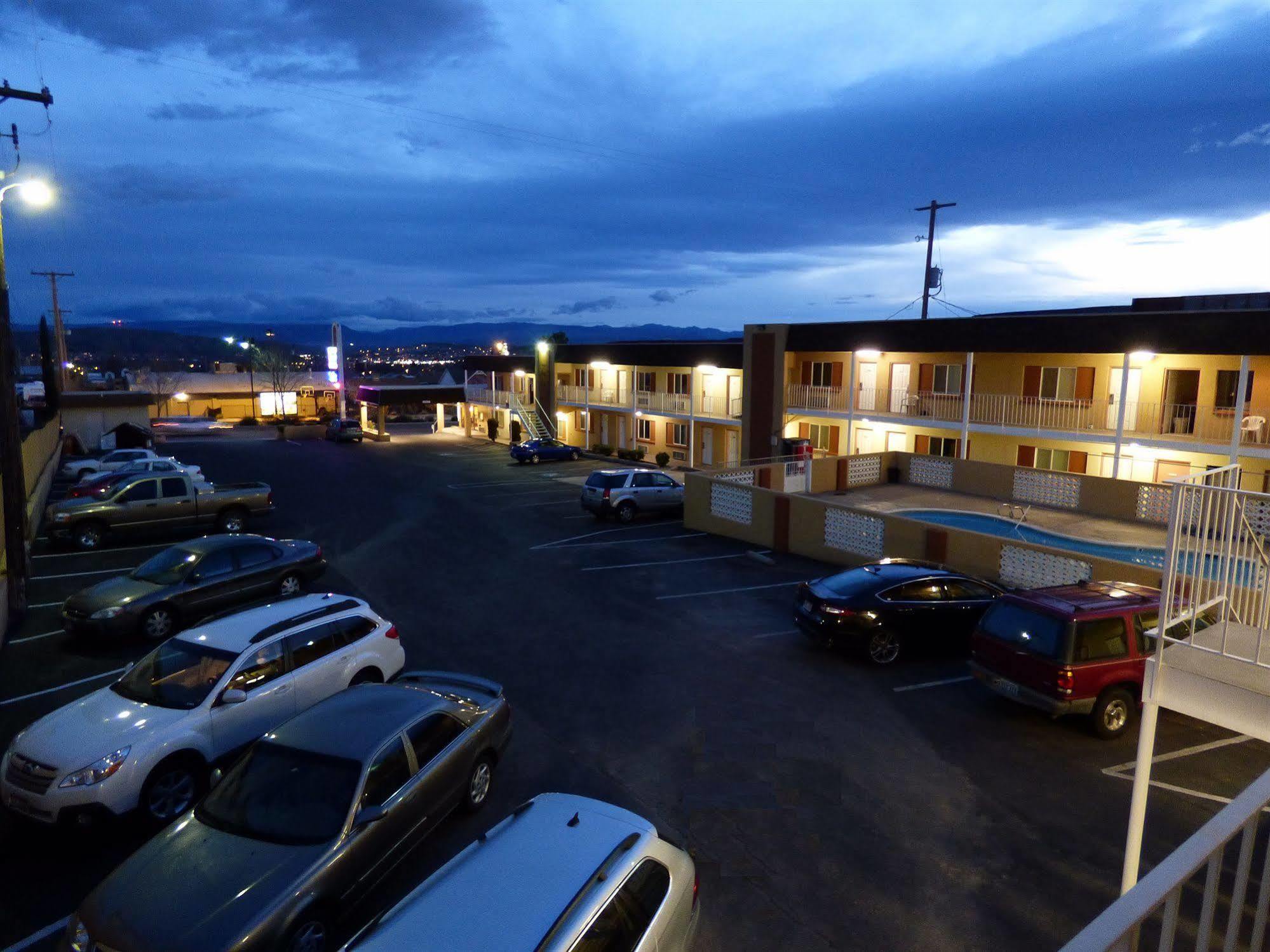 Economy Inn & Suites St. George Esterno foto